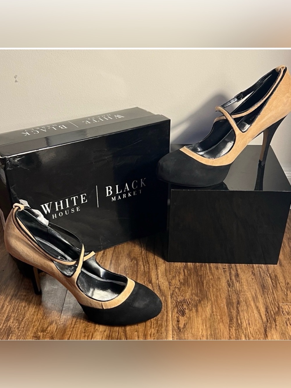 💥White House Black Market Two-Tone Suede Heels